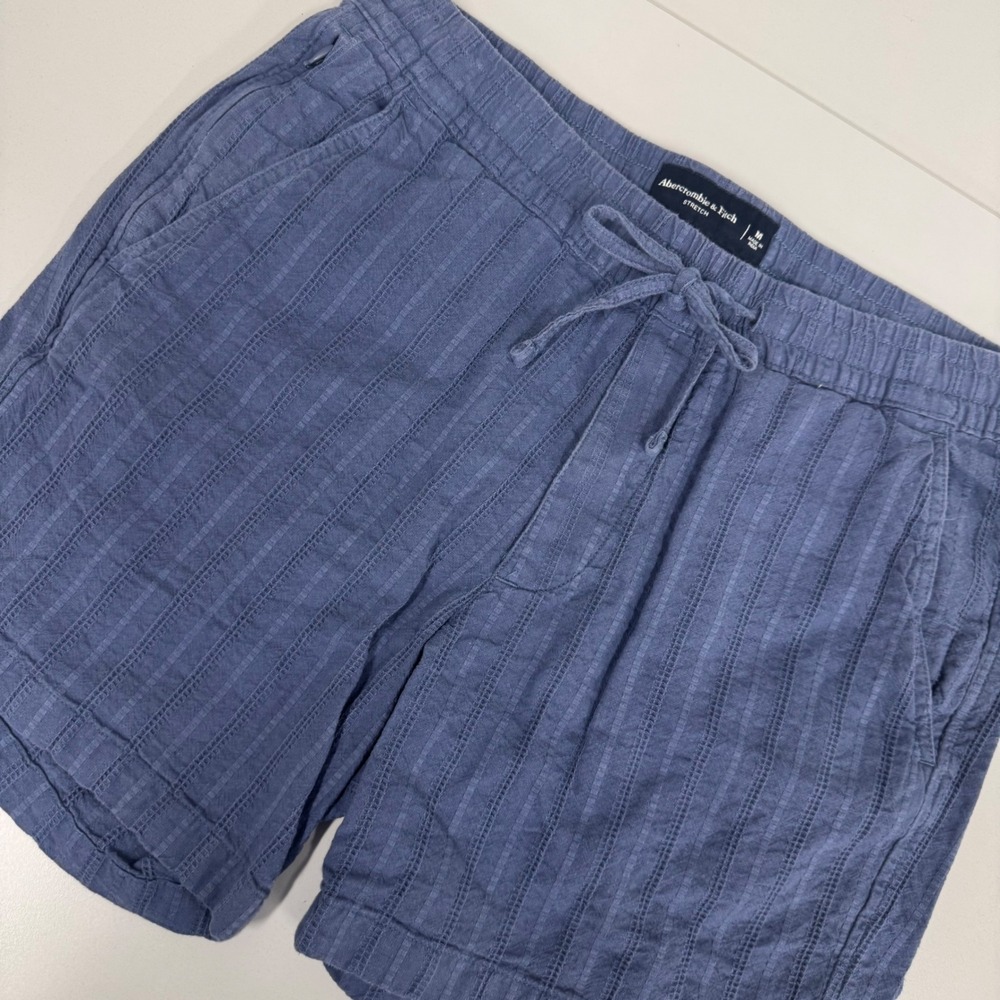 Abercrombie & Fitch Shorts Womens‎ M Blue Excellent Textured Stripe Stretch EUC